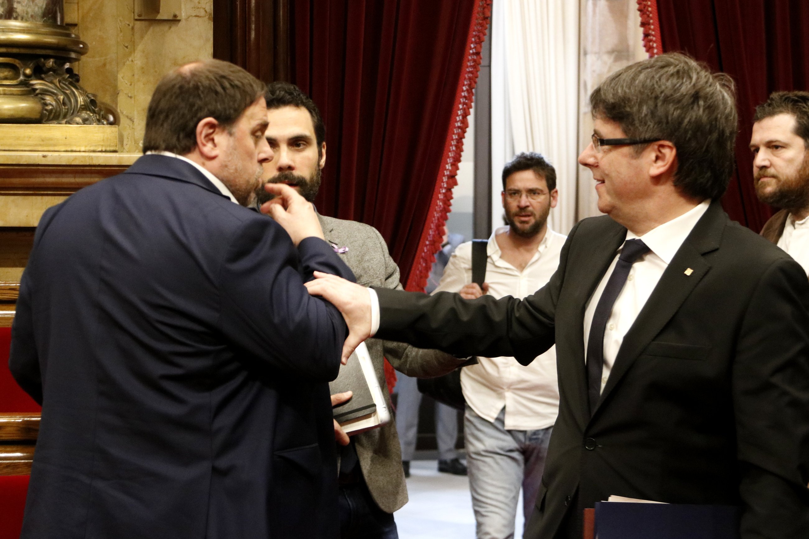 Puigdemont Y Junqueras Las Palabras Se Las Lleva El Viento